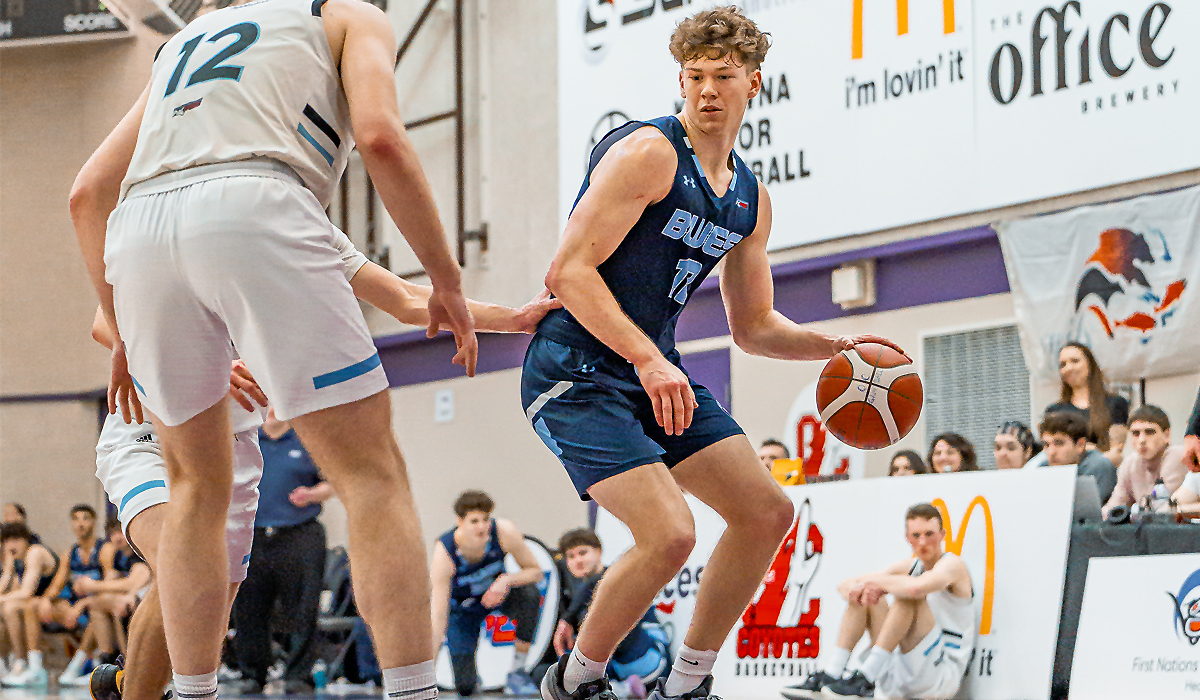 Mariners Squeeze Past Blues