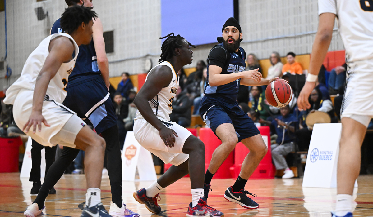 Ajaypal Hayer hit a pair of threes as part of an eight-point outing but the Blues fell to the Humber Hawks on day one of the CCAA National Championship at Vanier College.