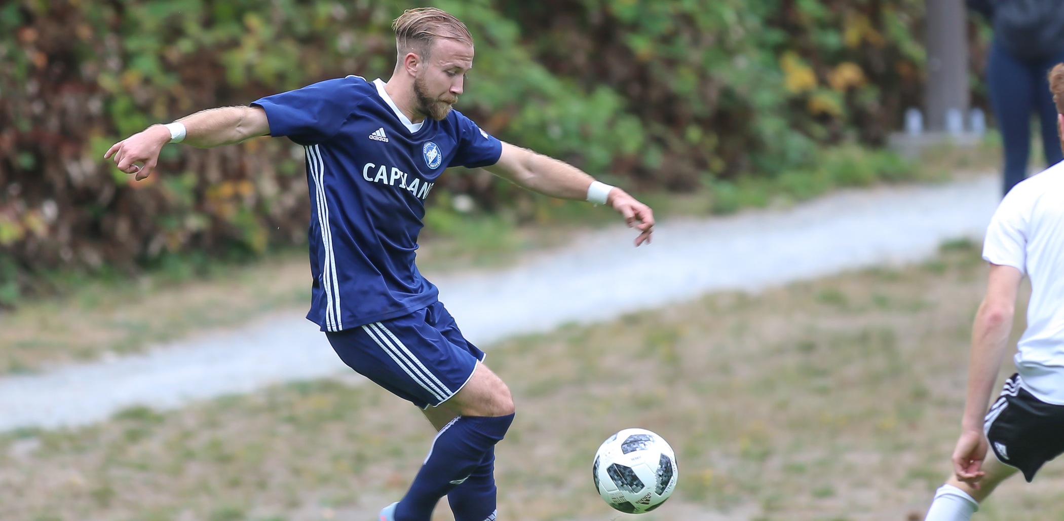 Fourth-year defender Andrew Shoring. Photo Paul Yates / Vancouver Sports Pictures