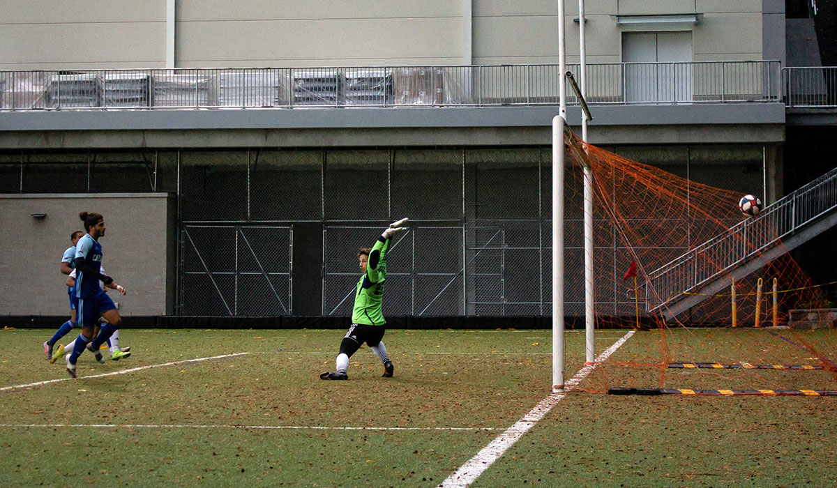 Moazeni Zadeh scores for the Blues