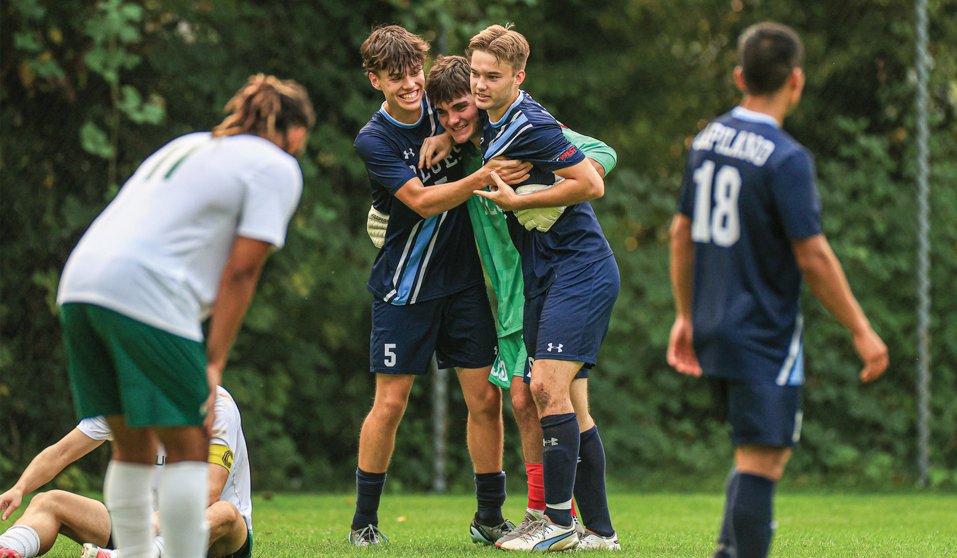 At the Death, Blues top Royals