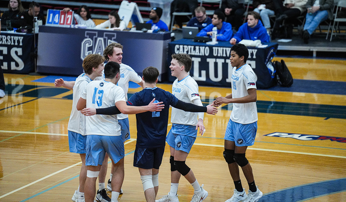 Blues Battle Back to 5-Set Victory Over Bearcats