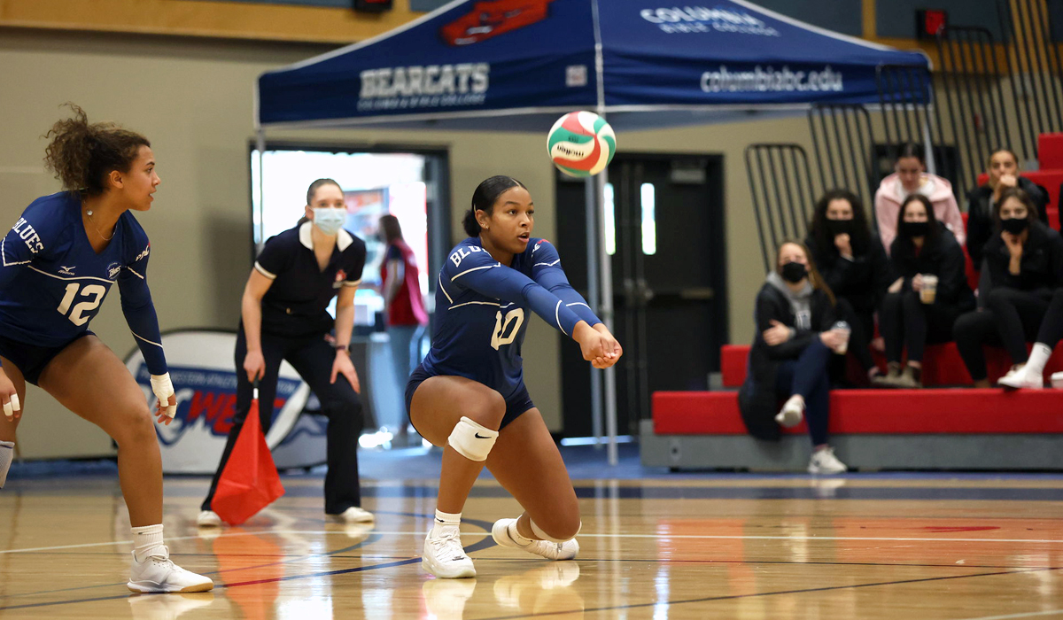 5-Set Thriller Puts Blues Into Semis